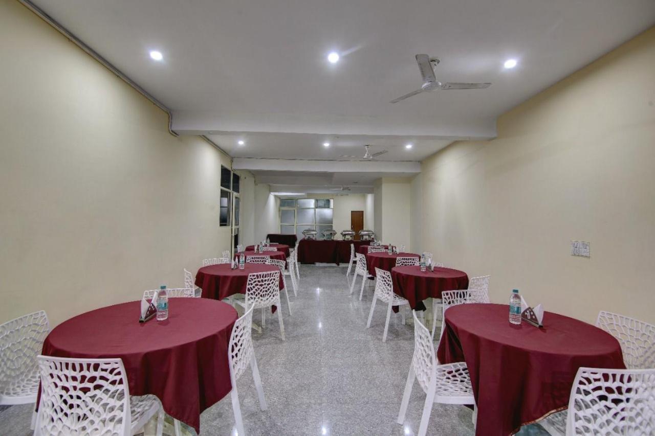 Hotel Premier Noida 135 Exterior photo