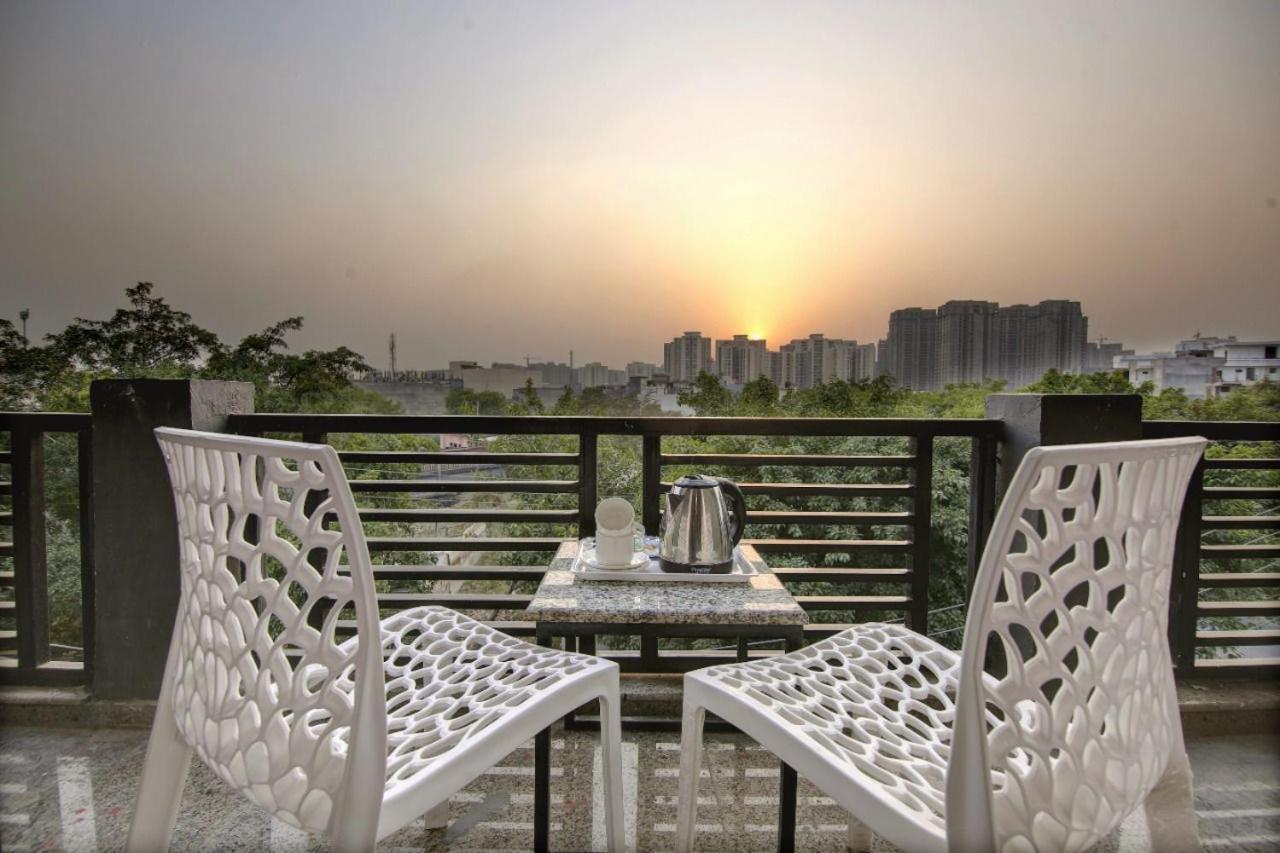 Hotel Premier Noida 135 Exterior photo